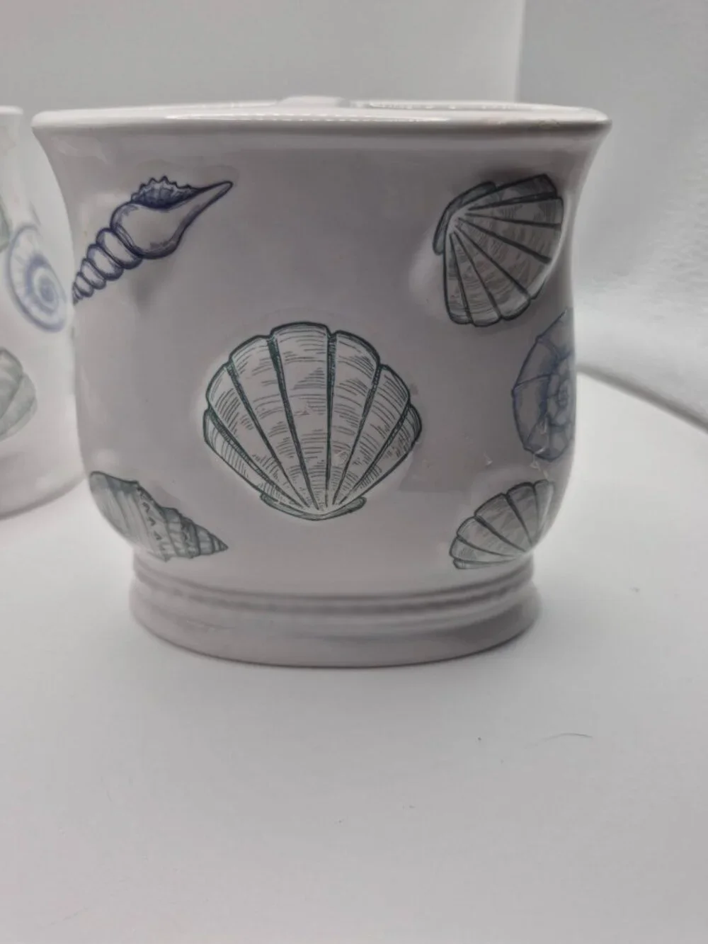Ceramic Bathroom Set  Coastal Seashell Design  Soap Dish  Toothbrush Holder